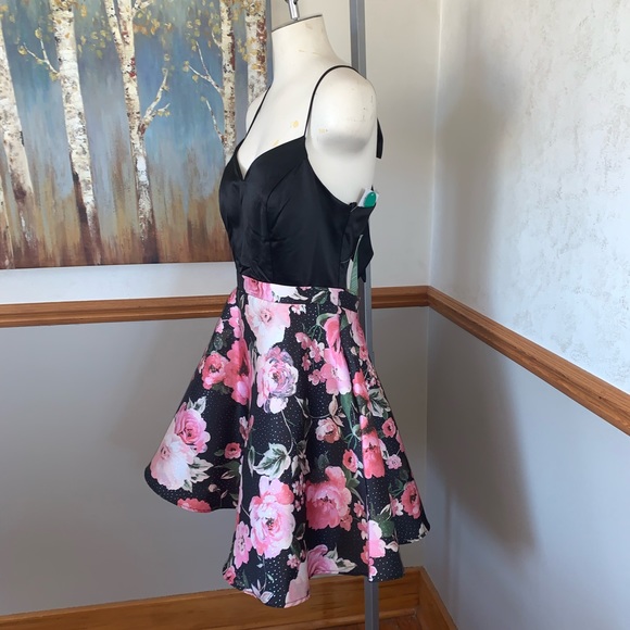 City Triangles Special Occasion Dress - Picture 8 of 12